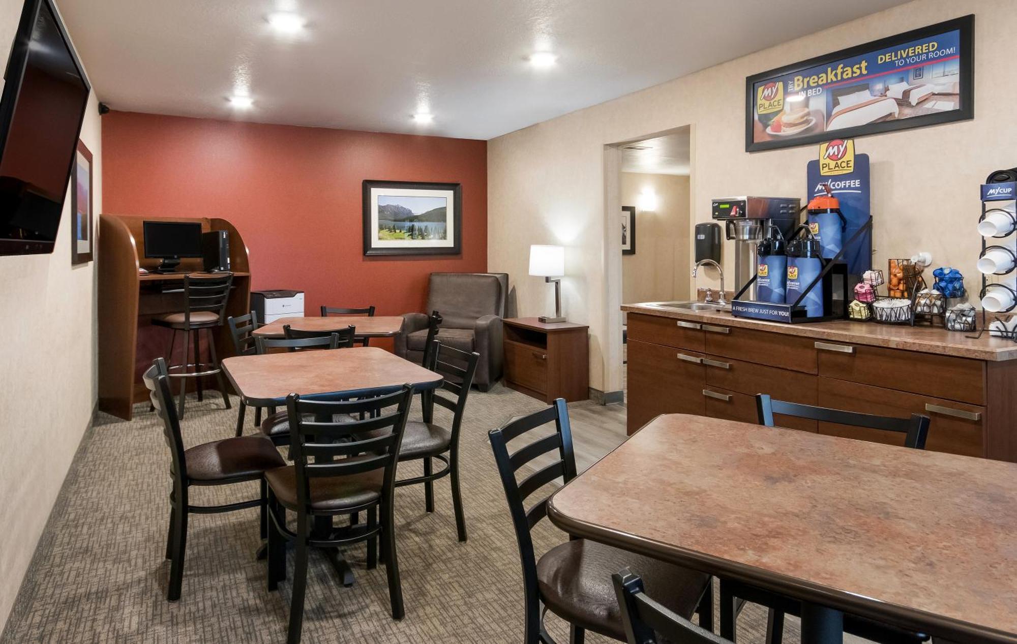My Place Hotel-Jamestown, Nd Екстериор снимка